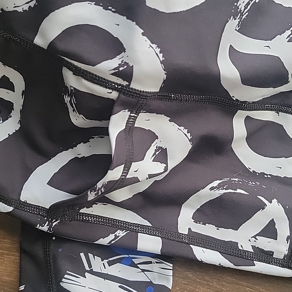 CVG Reversable leggings (no size tag possible size large see waist measurement) - Picture 5 of 6